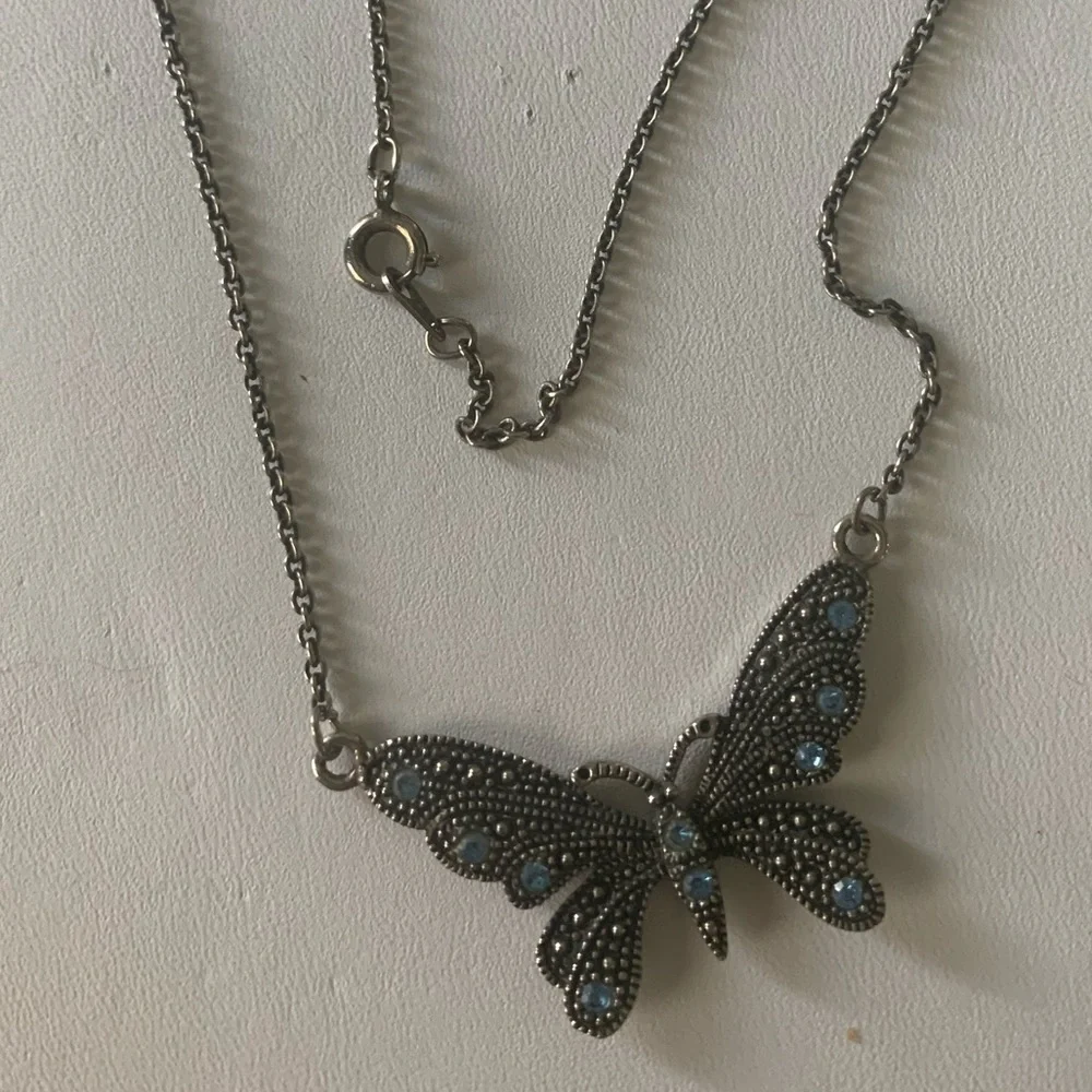 Butterfly Necklace blue crystals - Picture 4 of 10